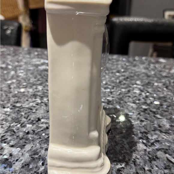 🕰️ Rare Vintage Stunning Irish Belleek White Ceramic Mantel Clock 🕰️ - Picture 8 of 16